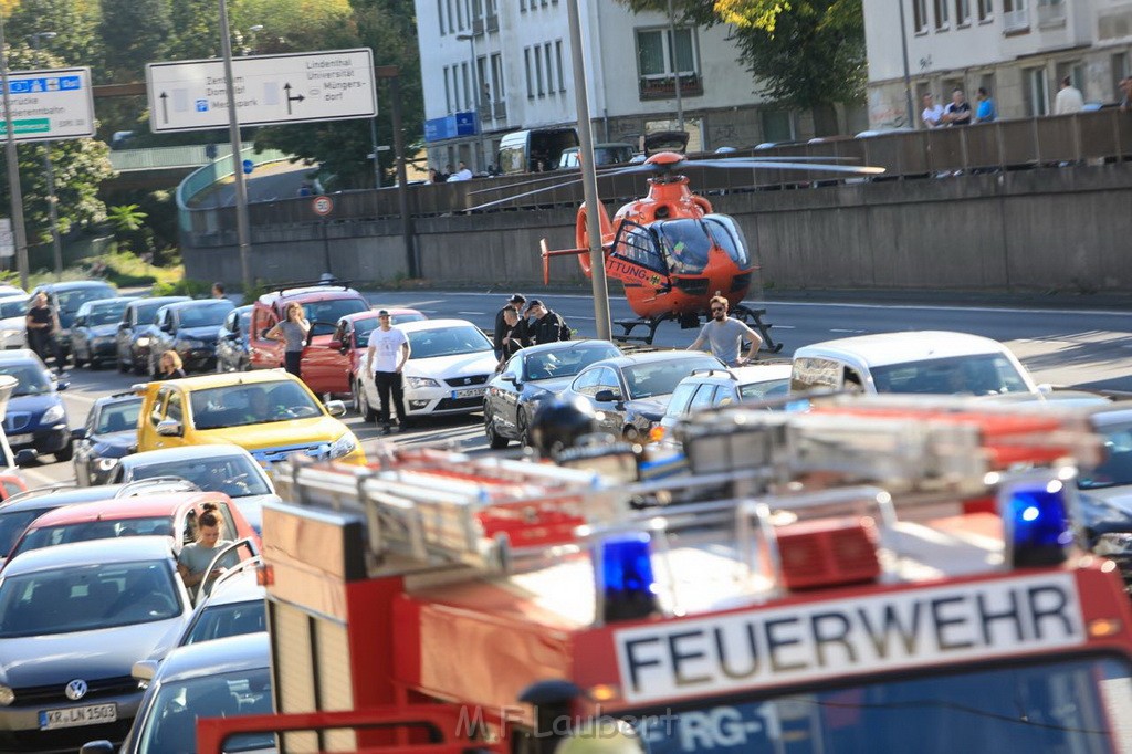 Einsatz BF Koeln Christoph 3 auf der A 57 Rich Neuss P08.jpg